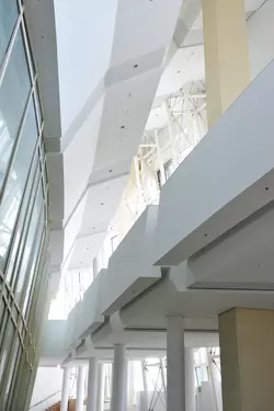 Imagem do produto Placa 4 PRO aplicado em um prédio.